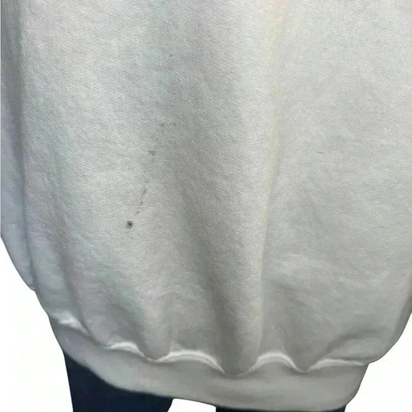 Gildan merry Christmas sweatshirt size medium. - Picture 6 of 13